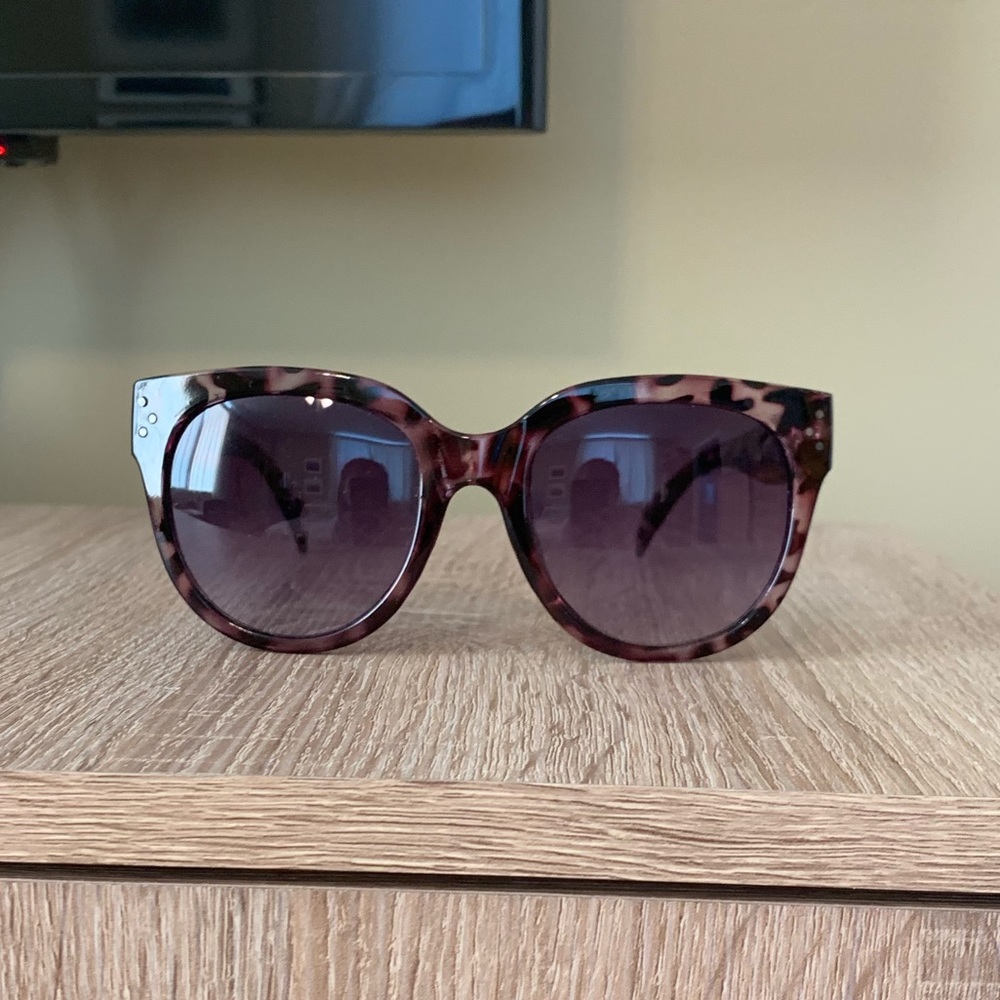 Oversized Round Purple Tortoise Sunglasses